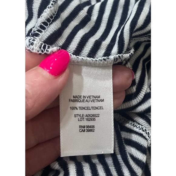 Theory Black and White Striped Asymmetrical Tank Top 100% Tencel Size P - Picture 5 of 7